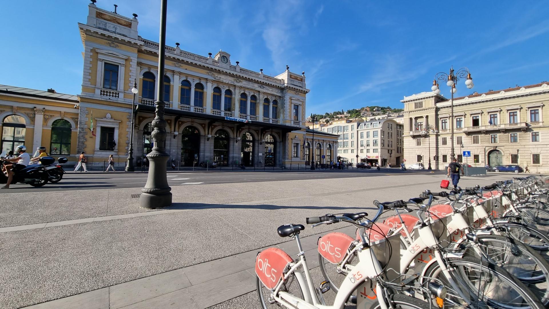 Trieste Stazione Centrale dei Treni Image